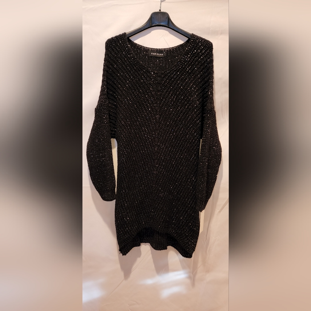 NWT SILVER AND BLACK TUNIC SWEATER  S/M.
